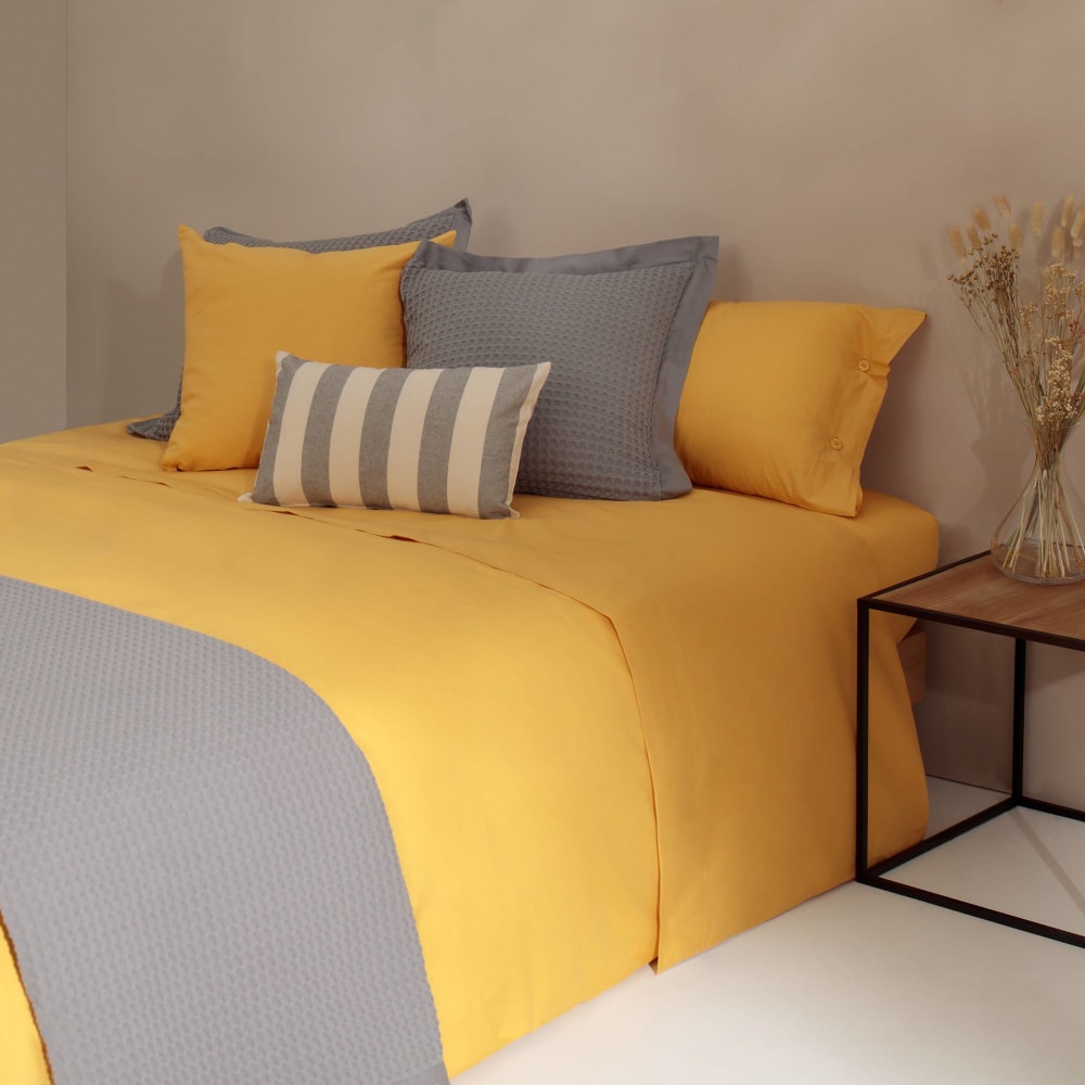 Sábana de algodón orgánico 180 hilos color amarillo. Cama 135-140cm