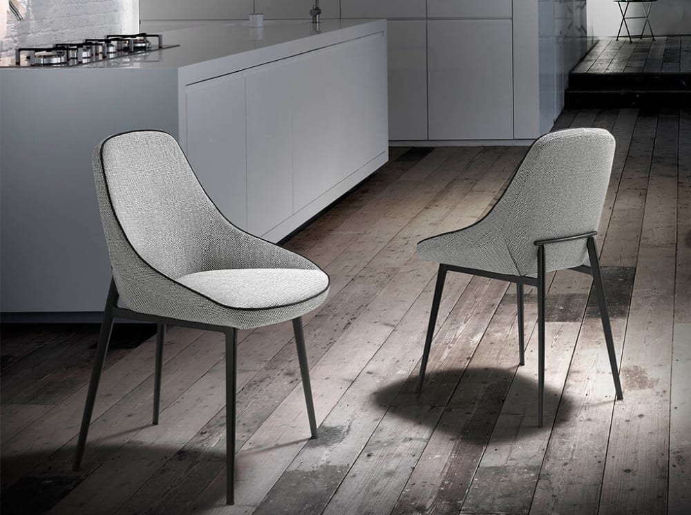 Silla comedor tela gris ribetes negros - Maisons du Monde