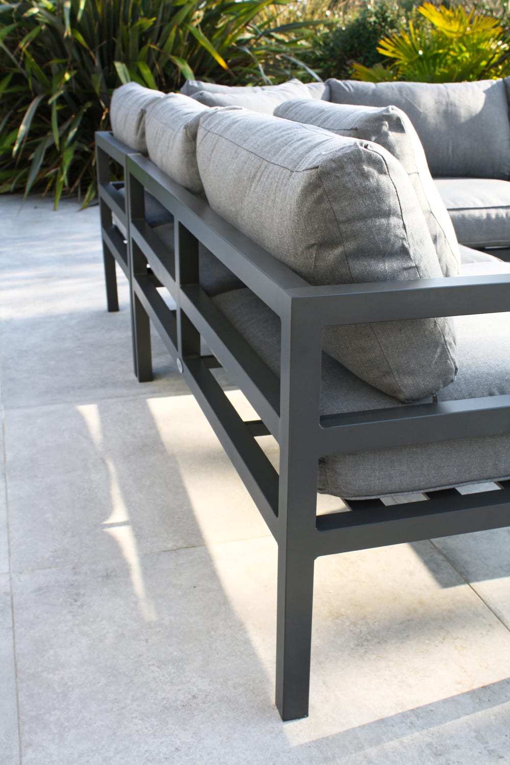 Salon de jardin d'angle 6 places en aluminium - Maisons du Monde