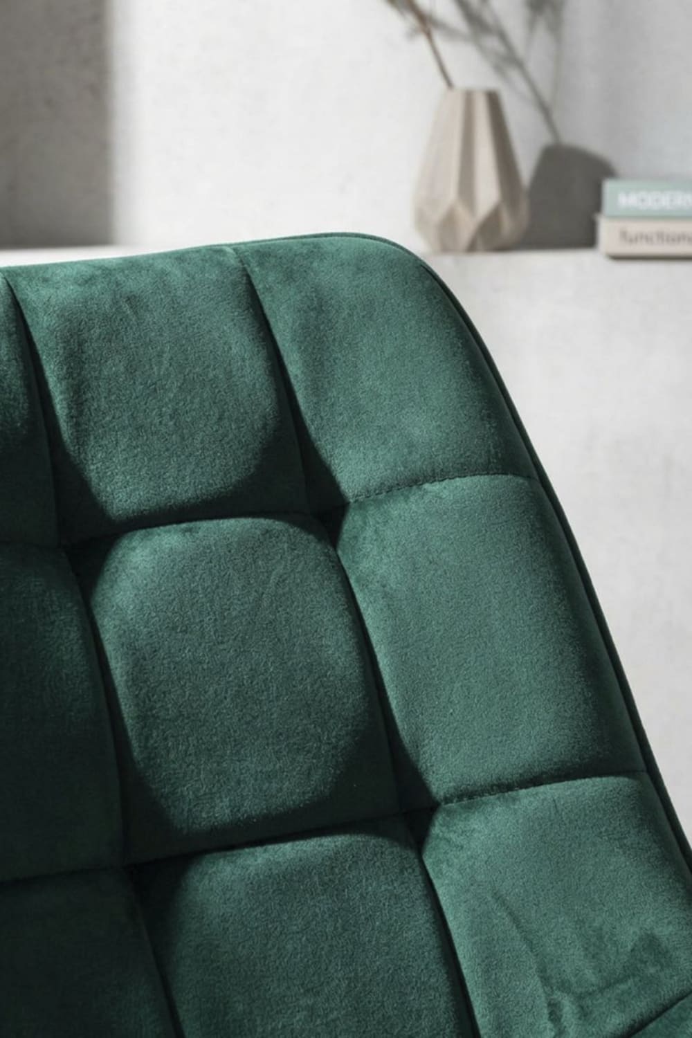 Silla en color verde de estilo con