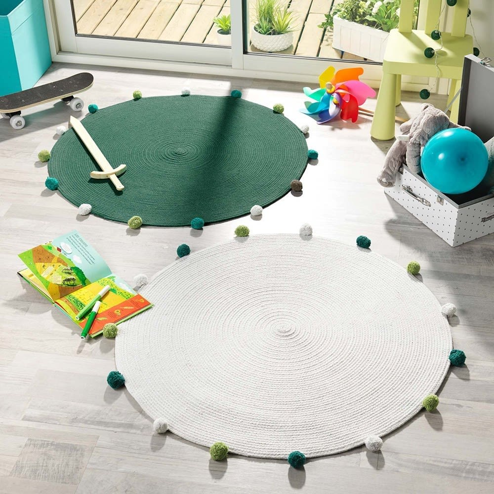 Tapis rond pompons vert D90cm - Maisons du Monde