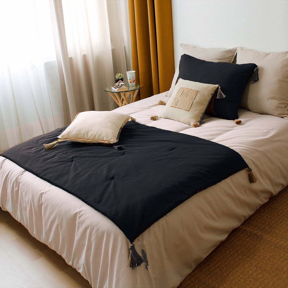 Edredon en coton avec pompons 190x90cm gris foncé - Maisons du Monde