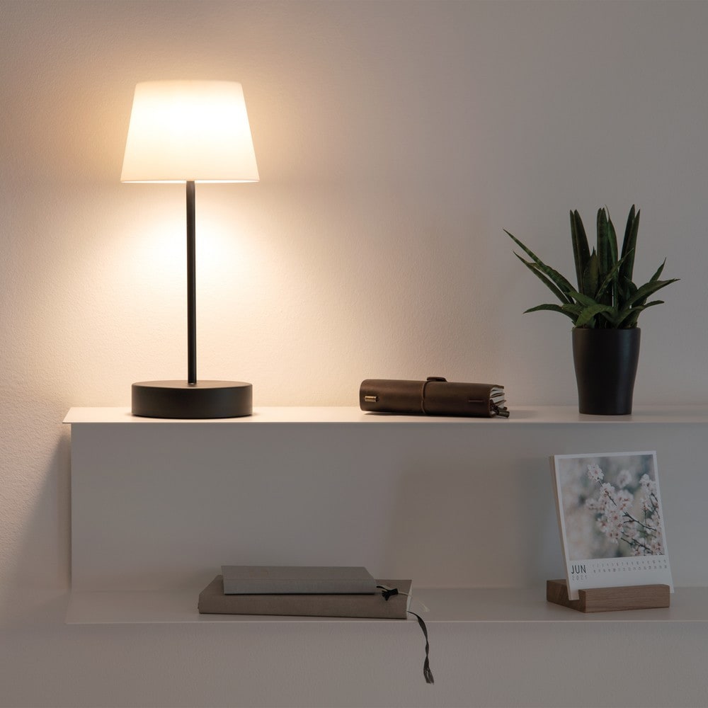 Lampe de table oscar en plastique - Maisons du Monde