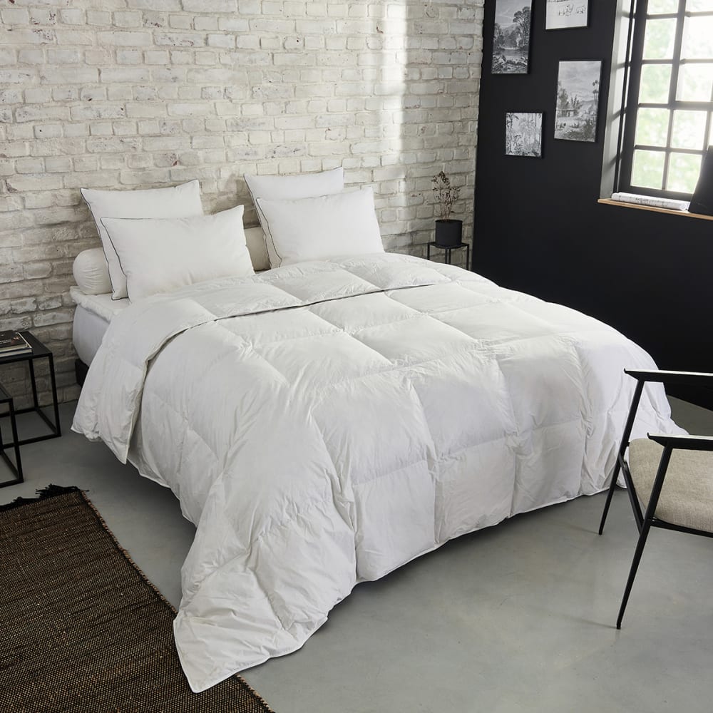 Couette premium naturelle tempérée - 30% duvet 220x240 cm - Maisons du Monde