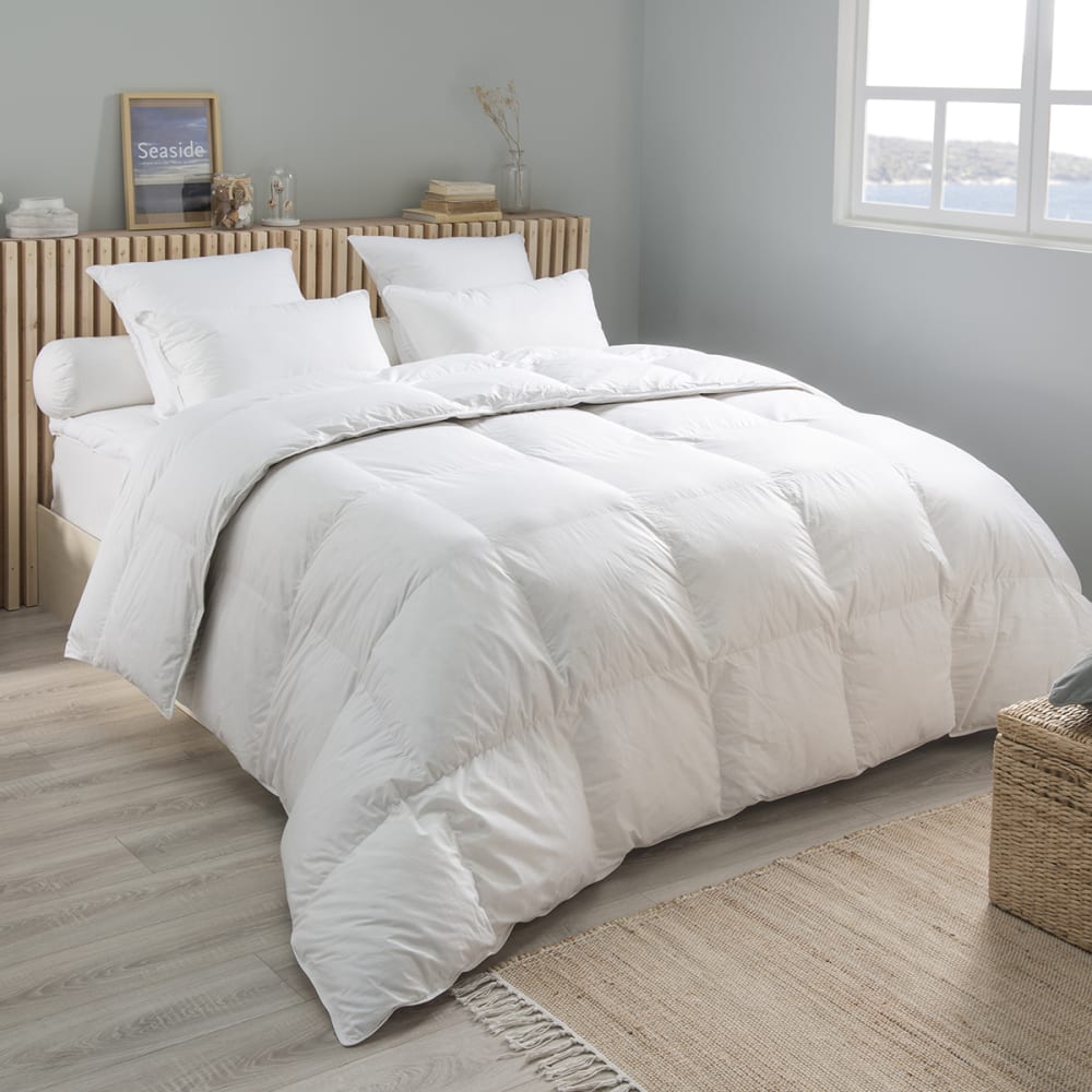 Couette tempérée - 80% duvet de canard 200x200 cm - Maisons du Monde