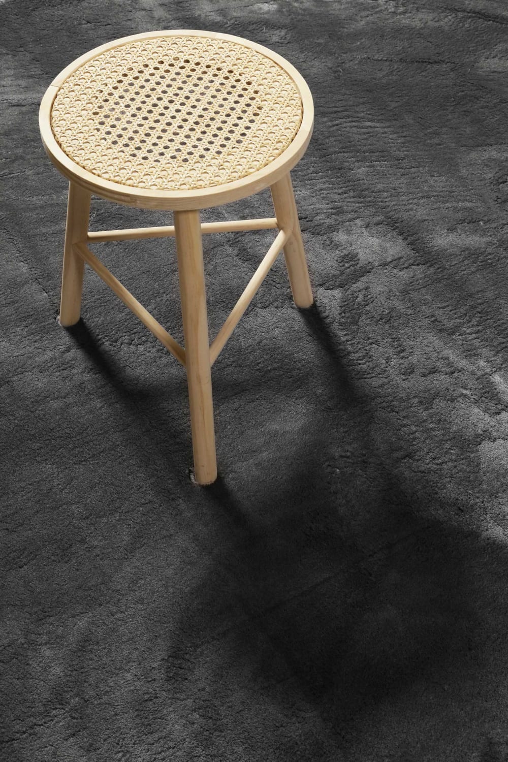 Tapis rond tufté mèches rases gris anthracite 120 D — vue 3