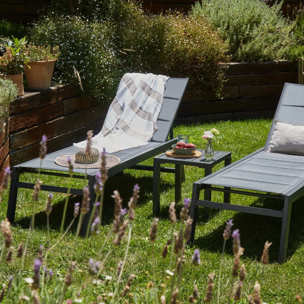 Chaise longue en aluminium gris anthracite avec roulettes