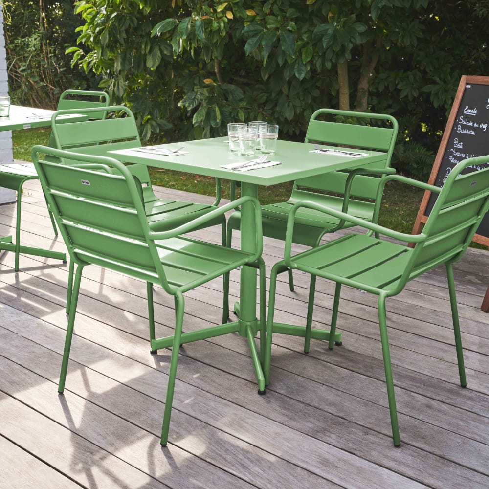Ensemble table de jardin et 4 fauteuils en métal vert cactus - Maisons du Monde