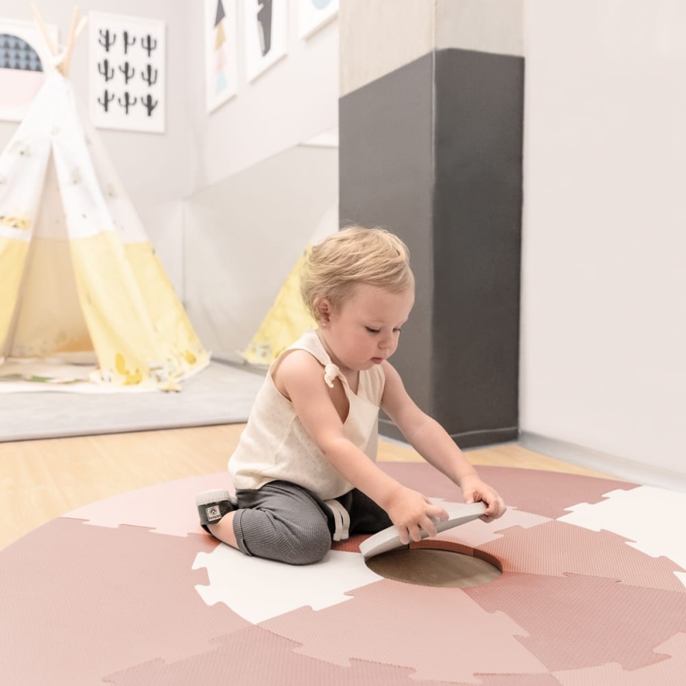 Tapis mousse puzzle pour enfants rose 120x120 cm (Beeloom) - Image 1