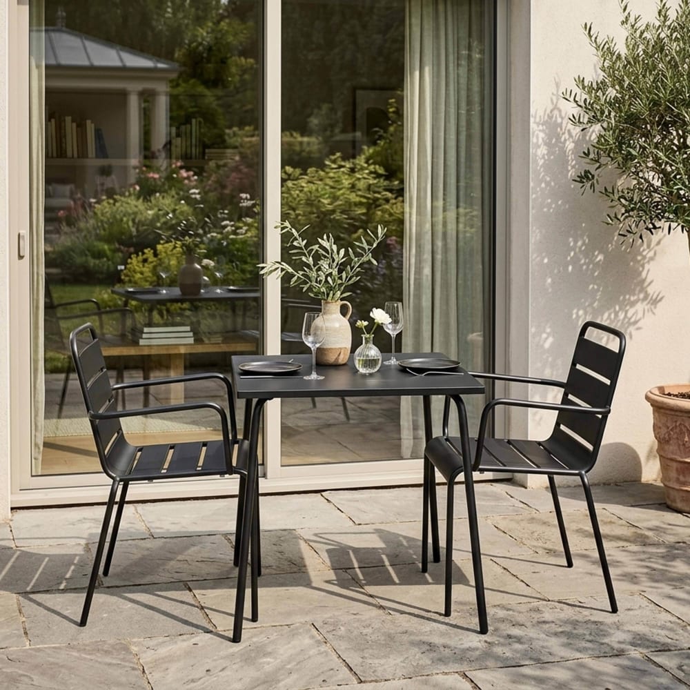 Ensemble table de jardin carrée et 2 fauteuils acier gris - Maisons du Monde