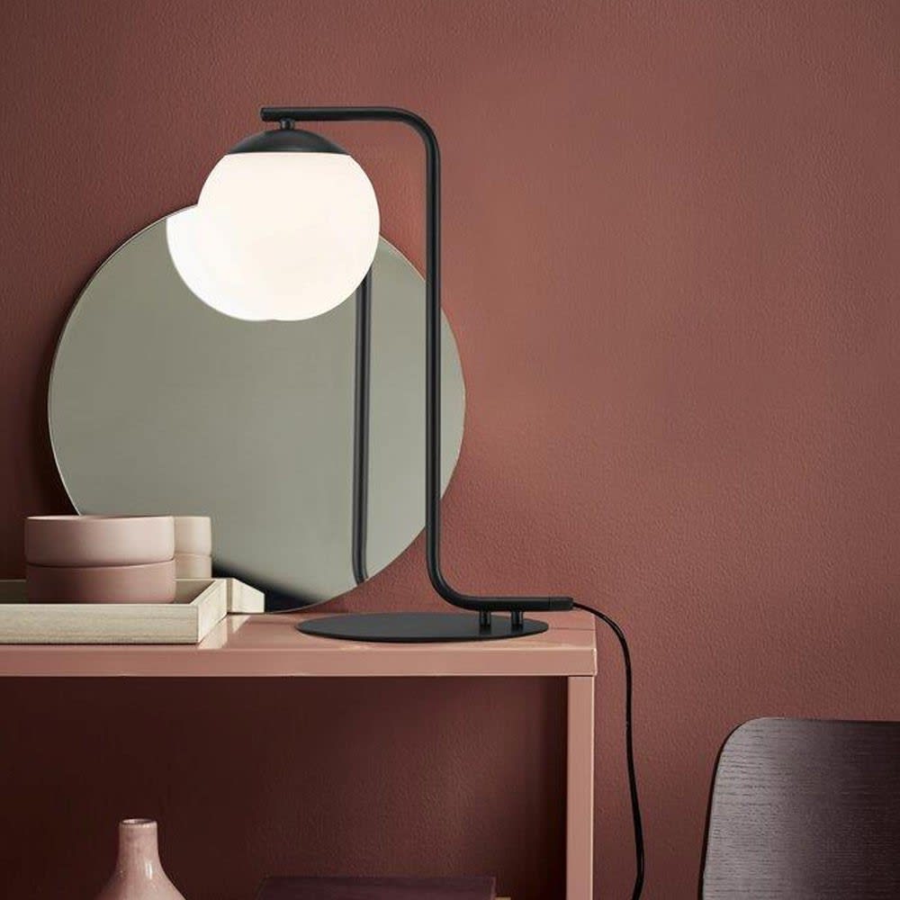 Lámpara de mesa negro estilo nórdico y bola de cristal blanco - Maisons du Monde