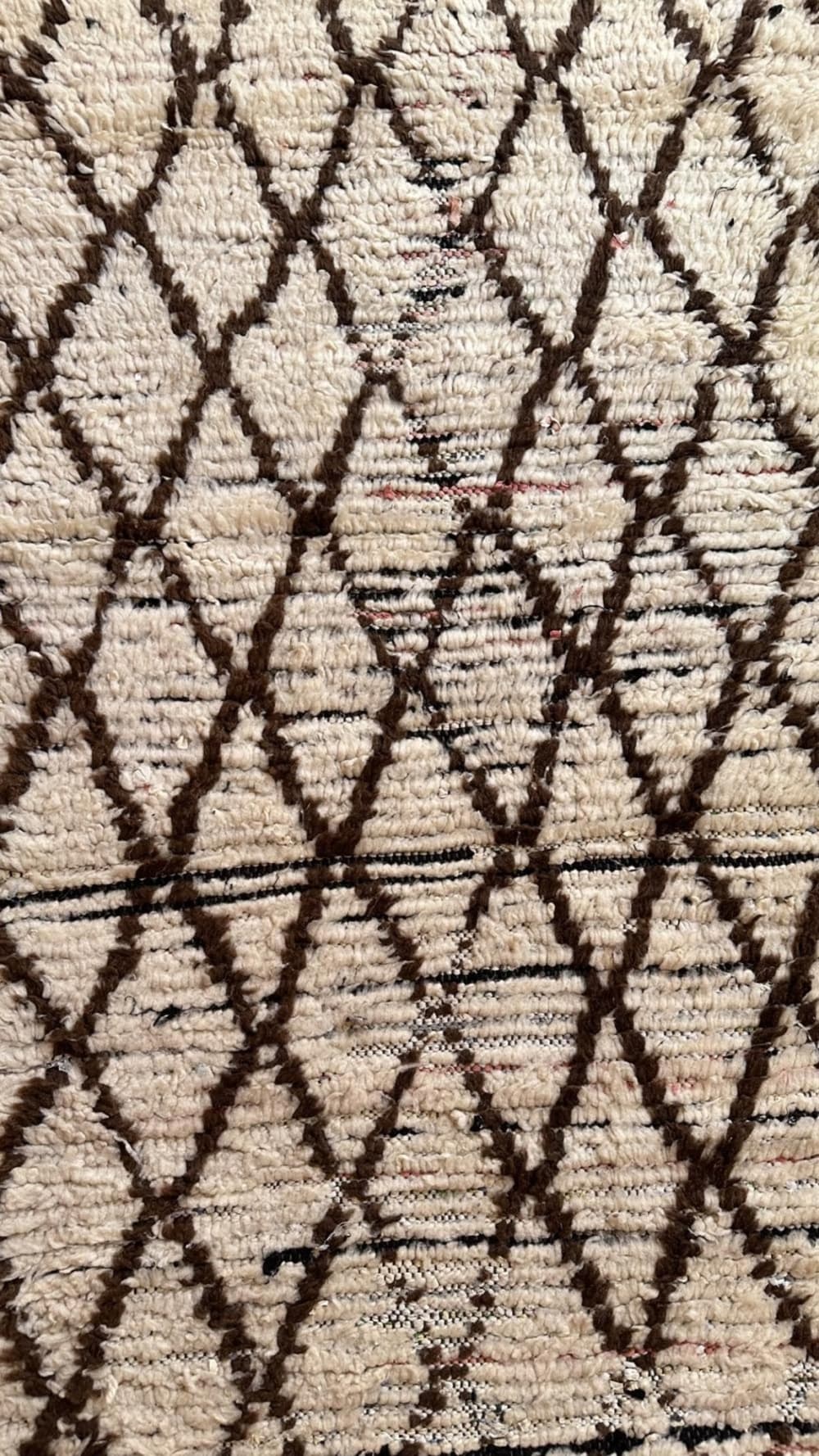 Tapis de couloir berbere marocain pure laine noir 97 x 183 cm — vue 4