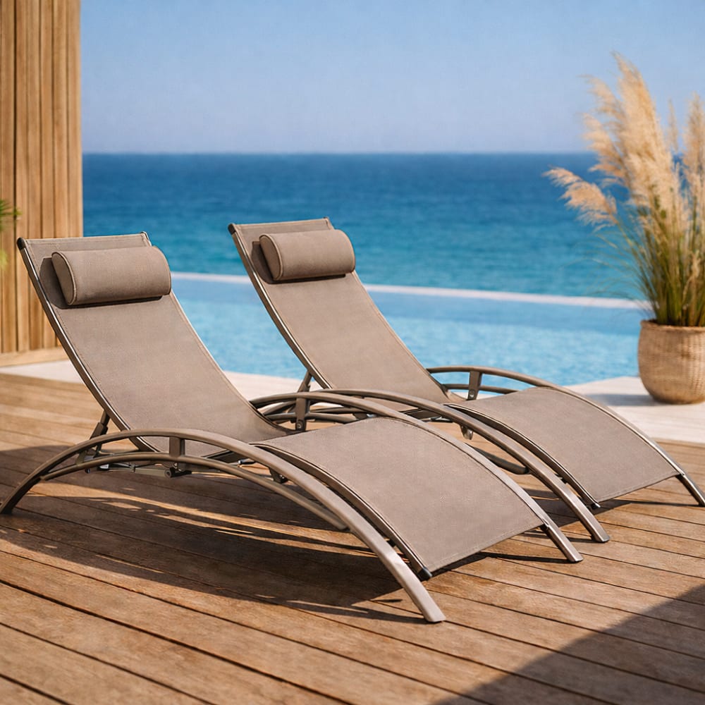 Transat ajustable et empilable avec pieds en acier capuccino