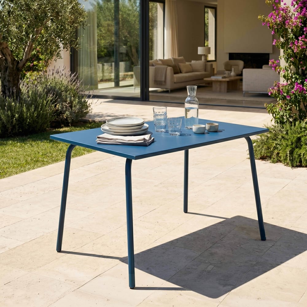 Table de jardin en acier 6 places 120 cm bleu pacific - Maisons du Monde