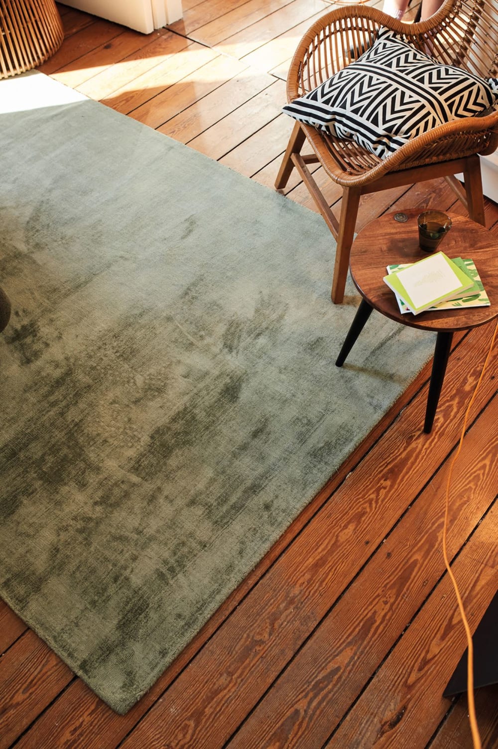 Tapis élégant avec un doux brillant en viscose Vert 190x290 - Maisons du Monde