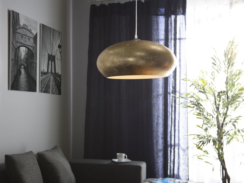 Suspension d’intérieur métal doré — vue 3