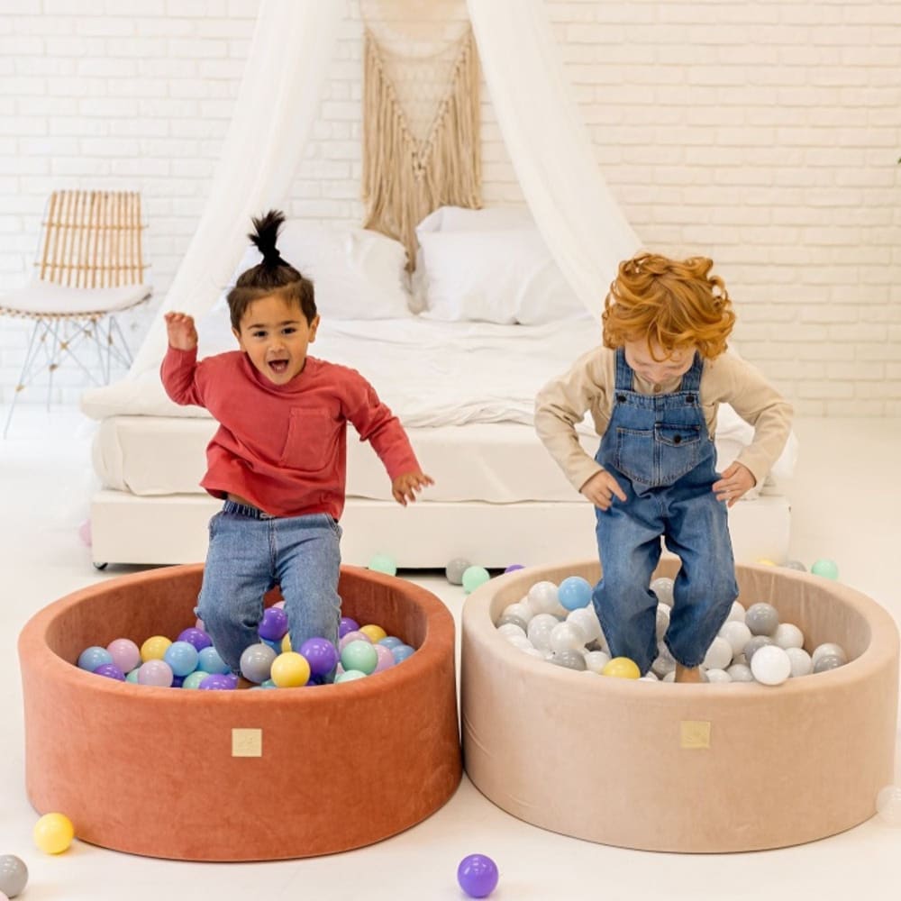 Bällebad Samt beige H30cm, weiße und transparente Bälle - Maisons