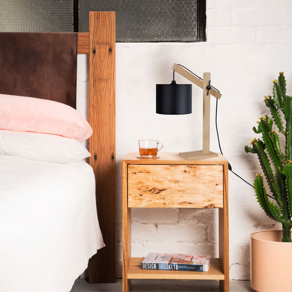 Lampe à poser bois naturel abat-jour noir — vue 3