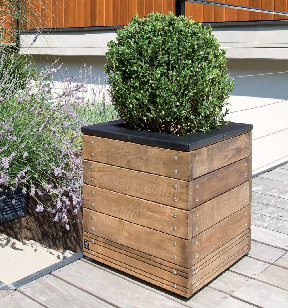 Bac à fleurs carré acier noir et bois de sapin épicéa