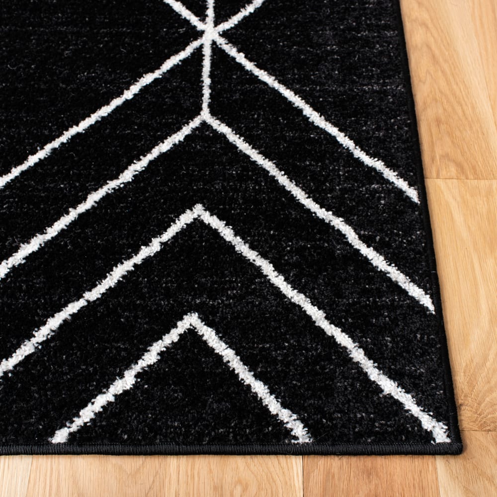 Tapis contemporain en polypropylène noir/blanc, 122 x 183 cm — vue 4