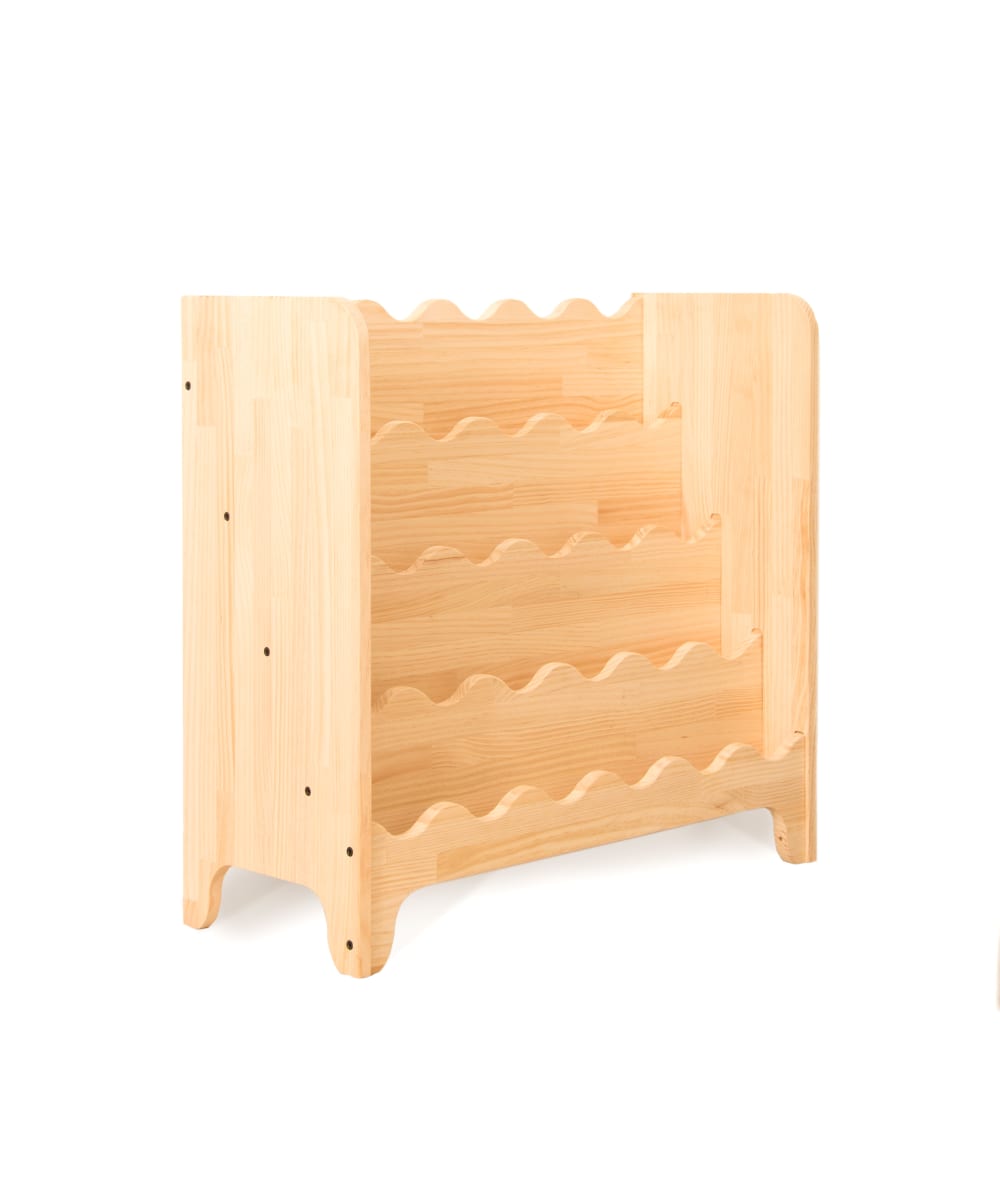 Librería de pino macizo con forma ondas estilo Montessori.