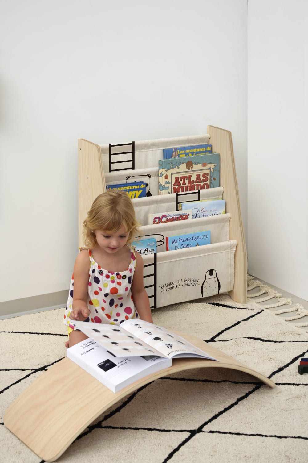 Librería contrachapado de pino y textil estampado animales Montessori - Maisons du Monde