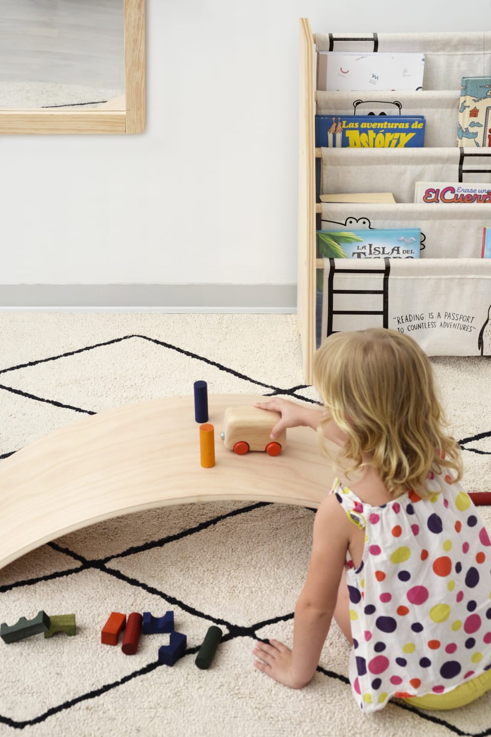 Bibliothèque contreplaqué de pin et textil,imprimé Animaux Montessori (RNT by Really Nice Things) - Image 2