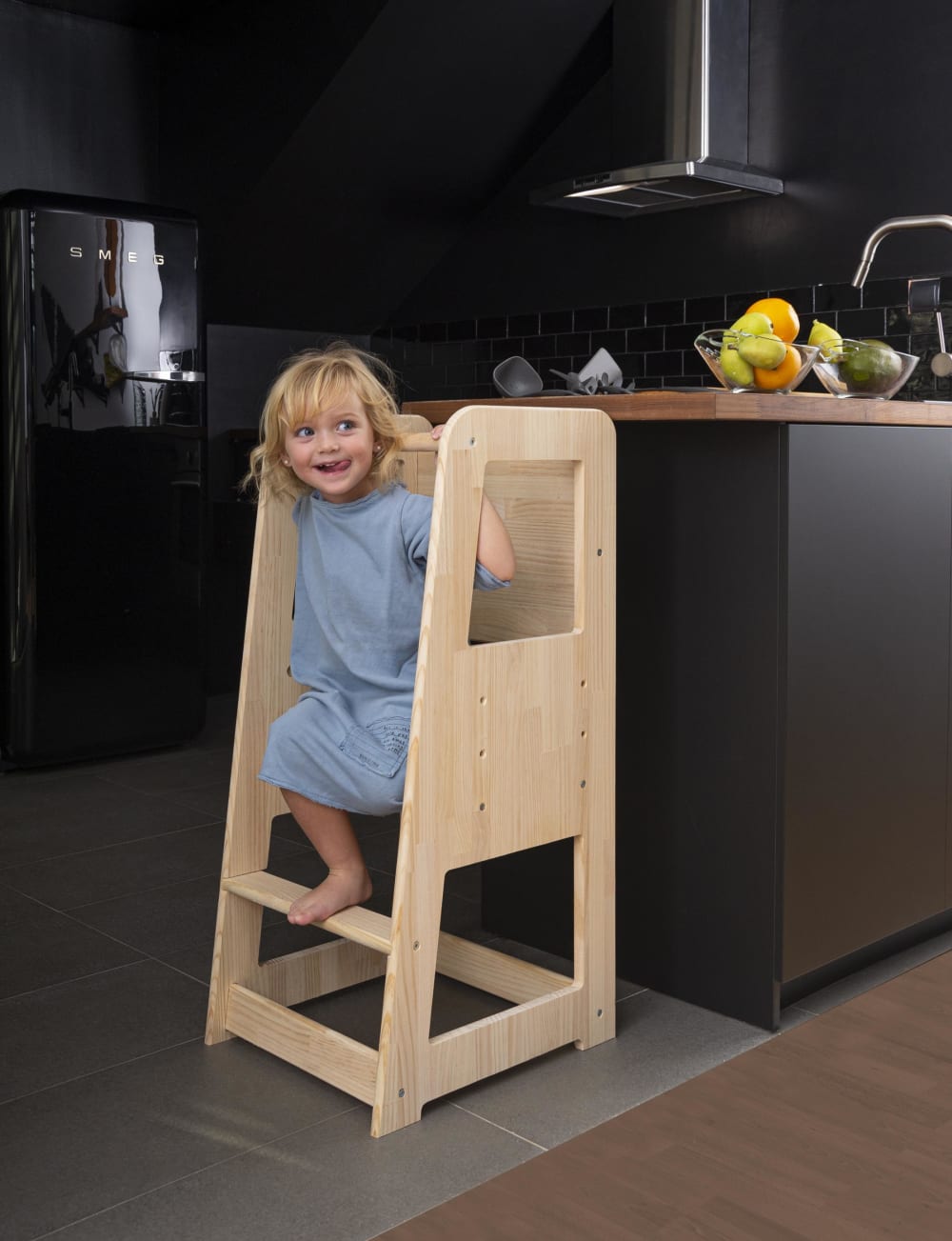 Tour d'apprentissage en pin massif de couleur naturel Montessori. (RNT by Really Nice Things) - Image 2