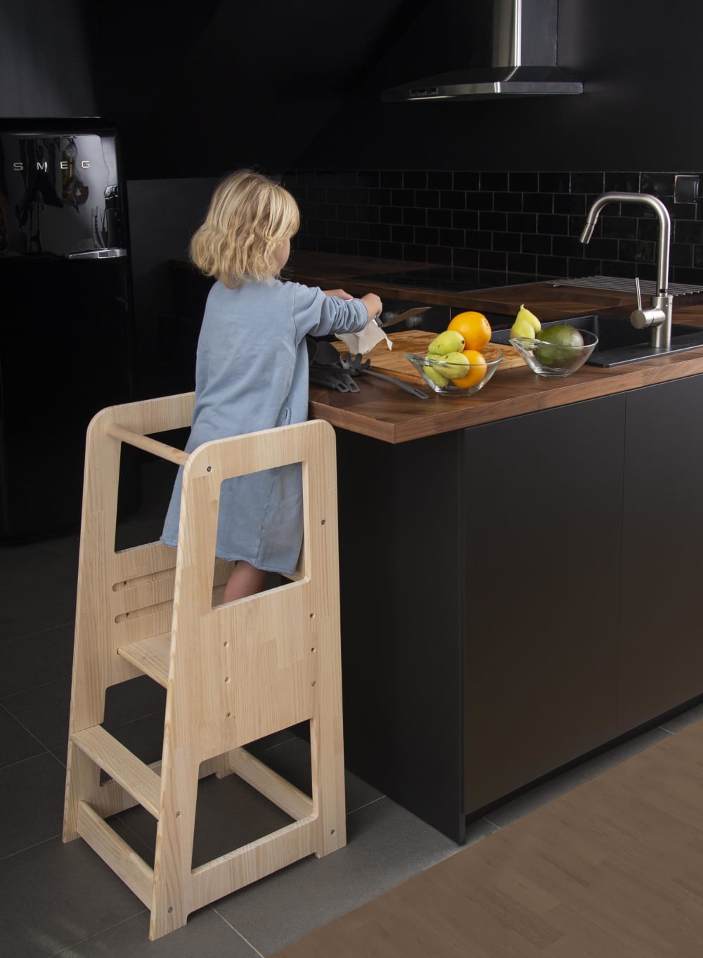 Tour d'apprentissage en pin massif de couleur naturel Montessori. (RNT by Really Nice Things) - Image 3