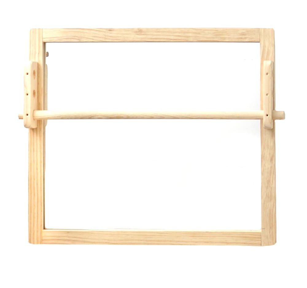 RNT by Really Nice Things Montessori-Spiegel aus Kiefernholz in Naturholzfarbe. style modern Beige
