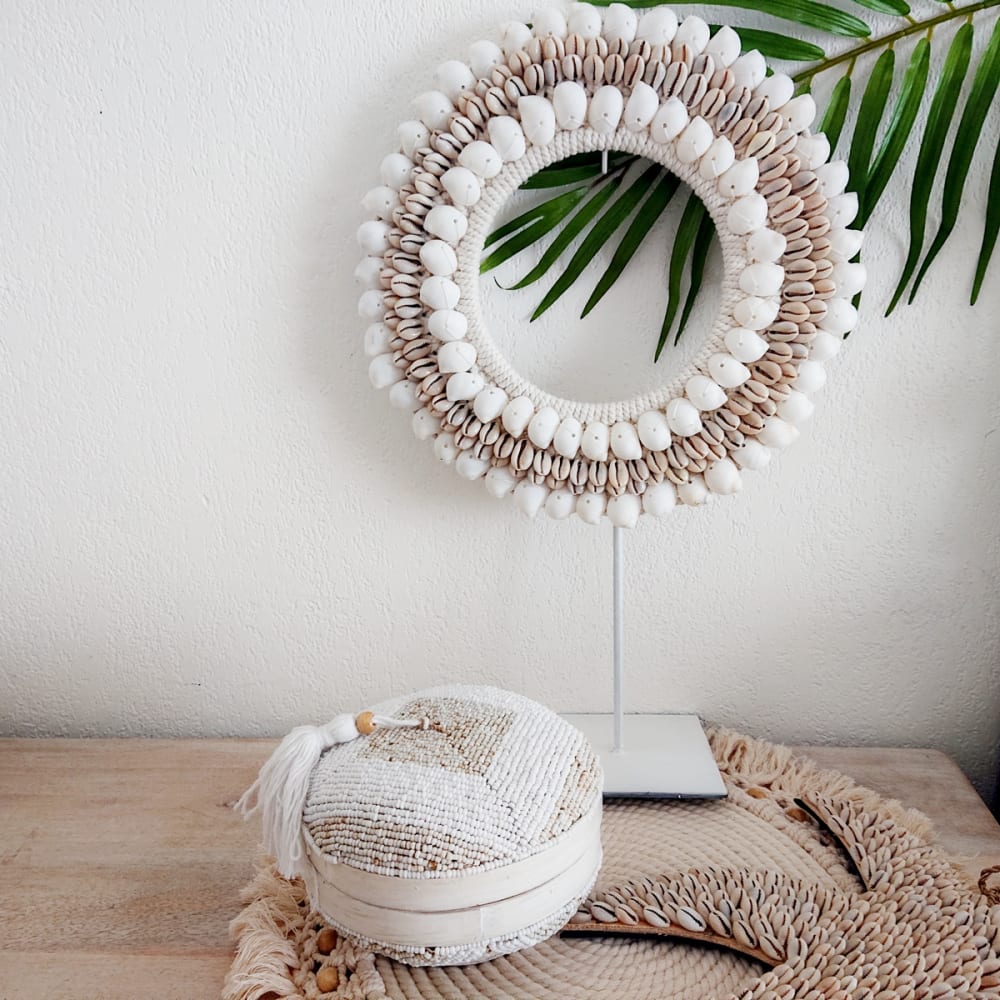 Collier en coquillages, beige/blanc D22xH35 cm - Maisons du Monde