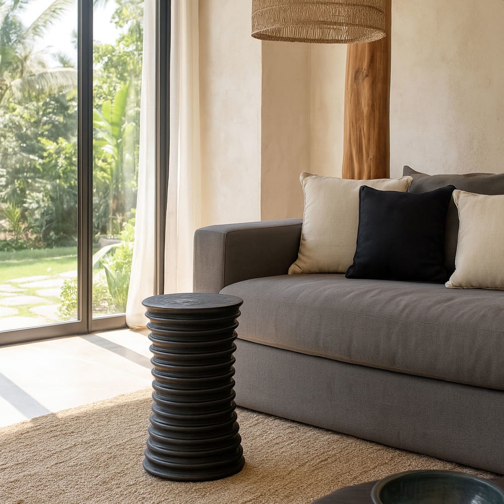 Meuble d'appoint en bois d'acacia brûlé