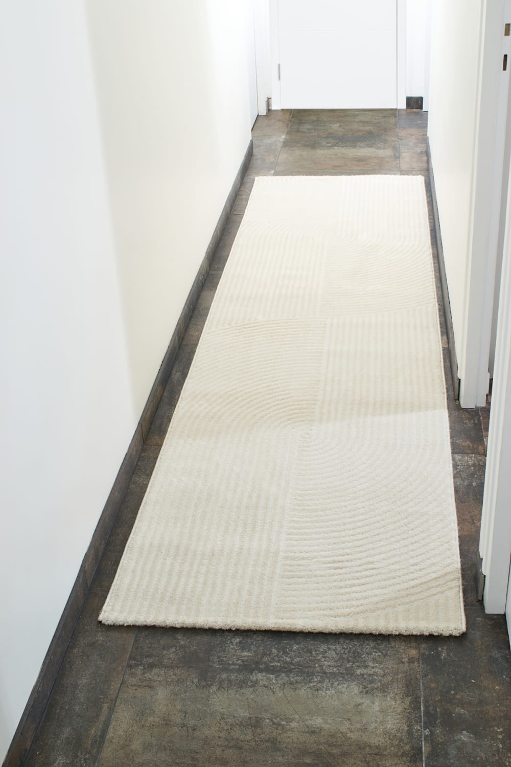 Tapis crème motif en relief - 80x300 — vue 3