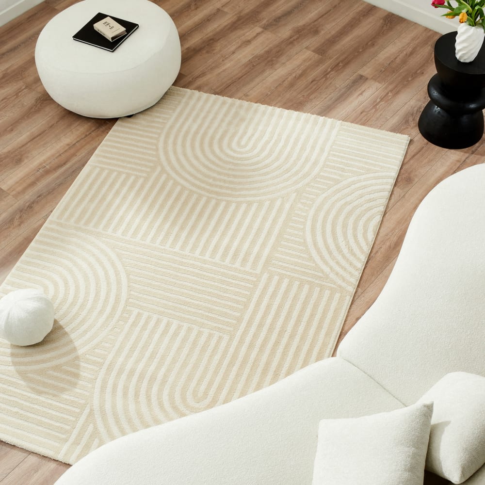 Alfombra con arco en relieve de color crema - 120x160