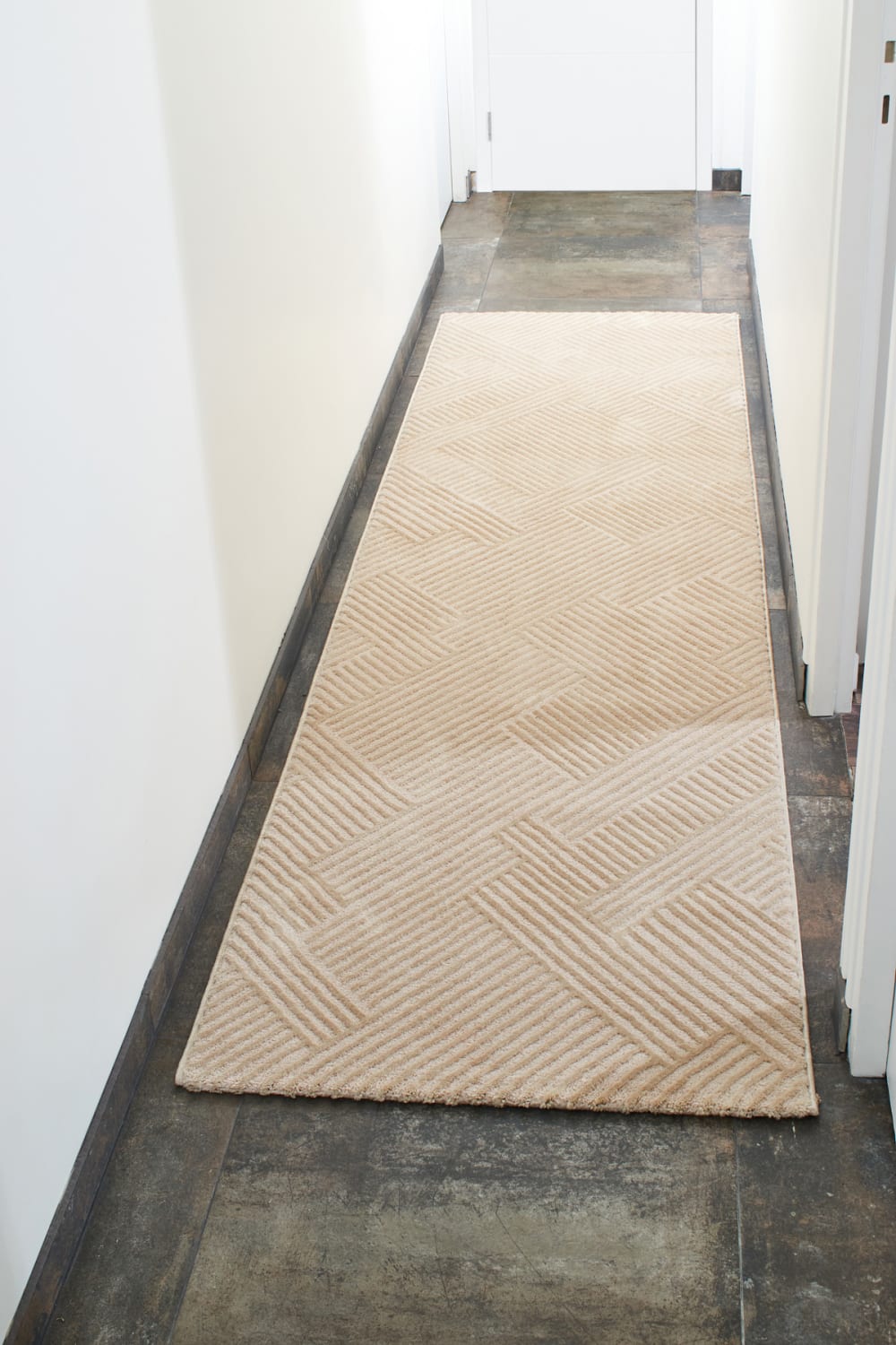 Tapis beige motif géométrique - 80x300 — vue 3