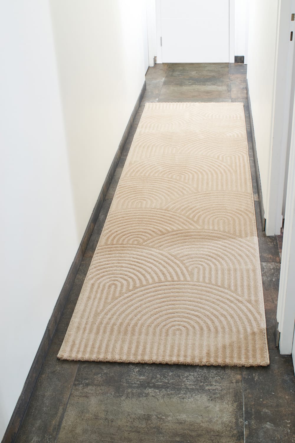 Tapis de couloir beige motif arc en relief - 80x300 — vue 3