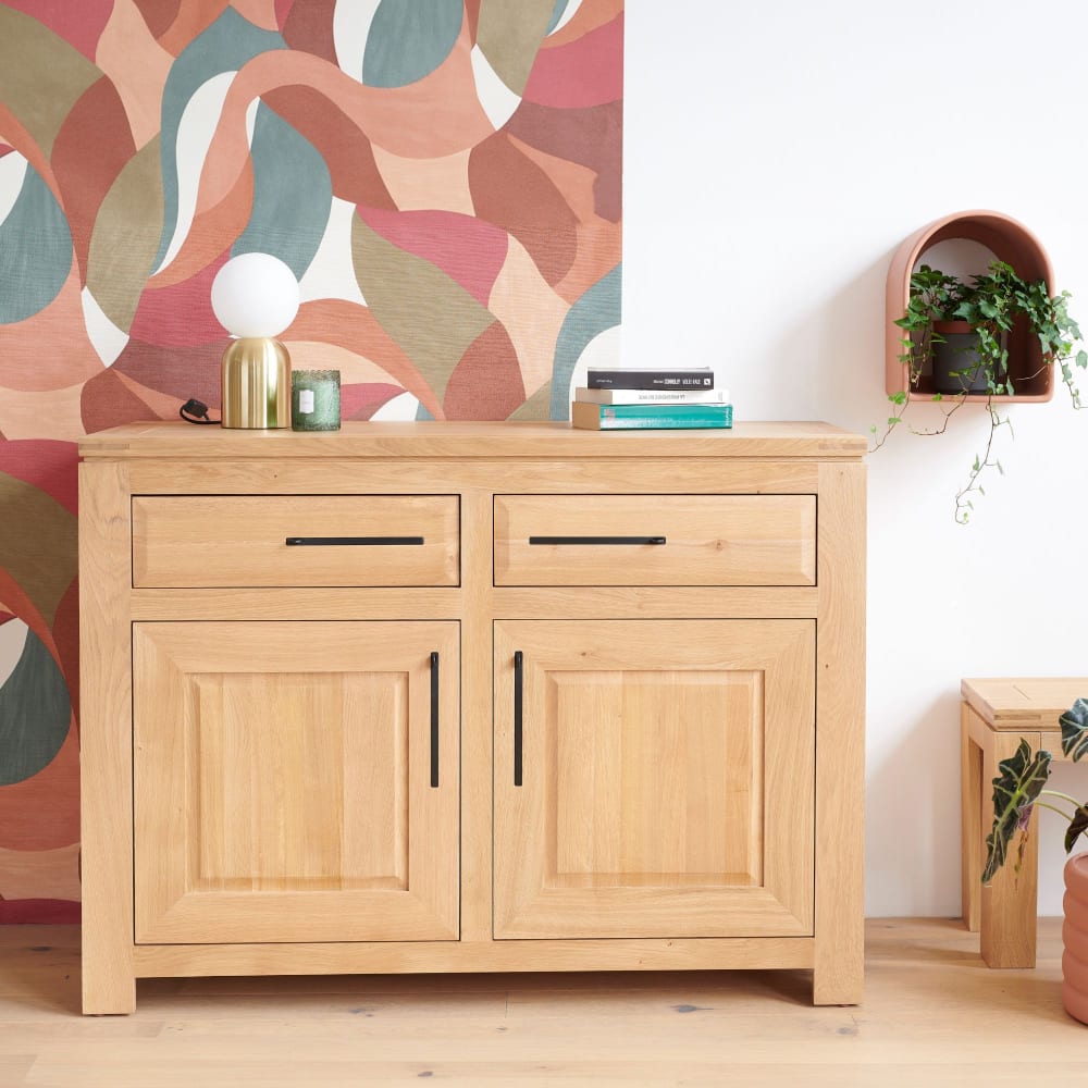 Buffet bas parisien moderne en chêne clair 2 portes 2 tiroirs - Maisons du Monde