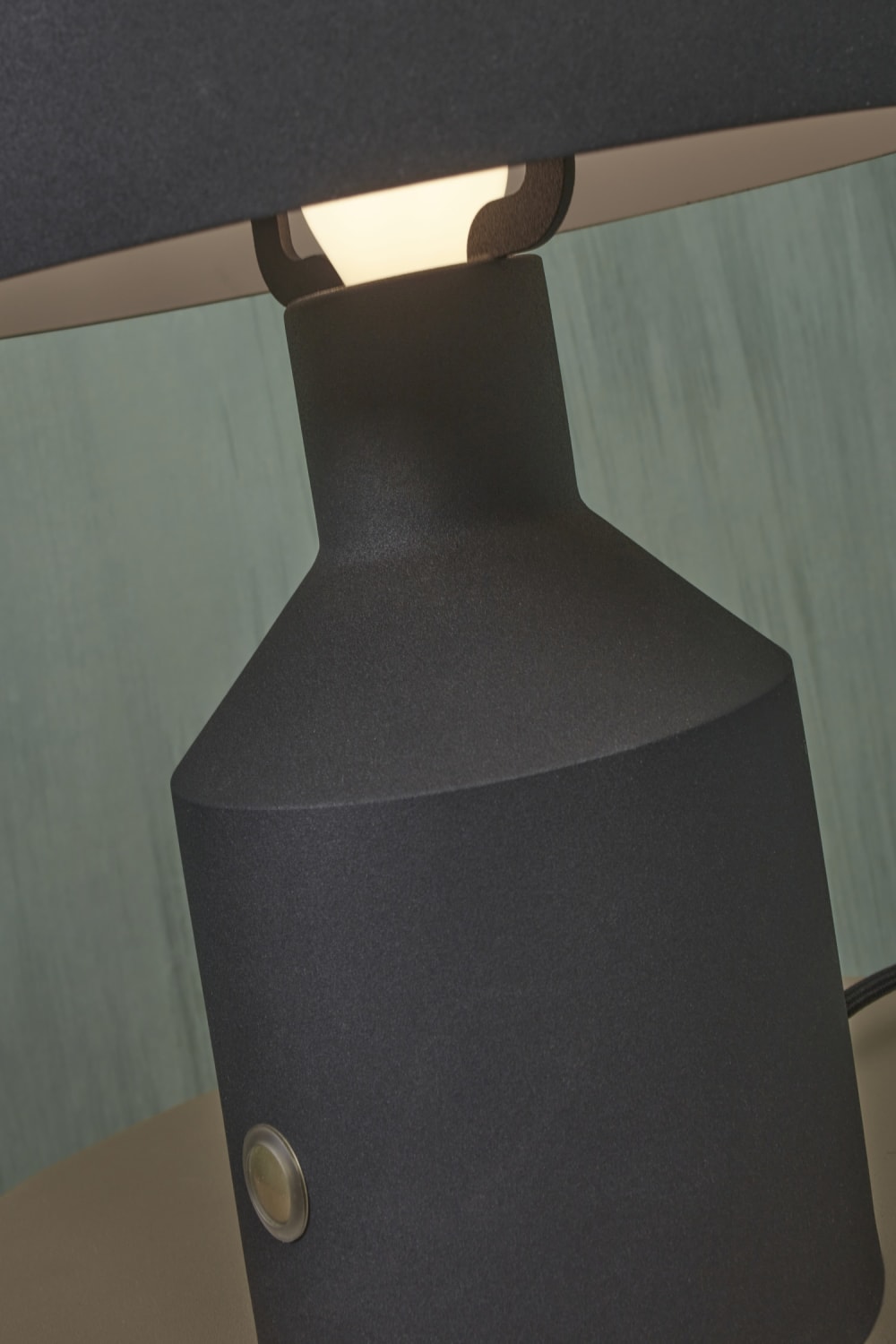 Lampe de table métal noir ø25cm — vue 4