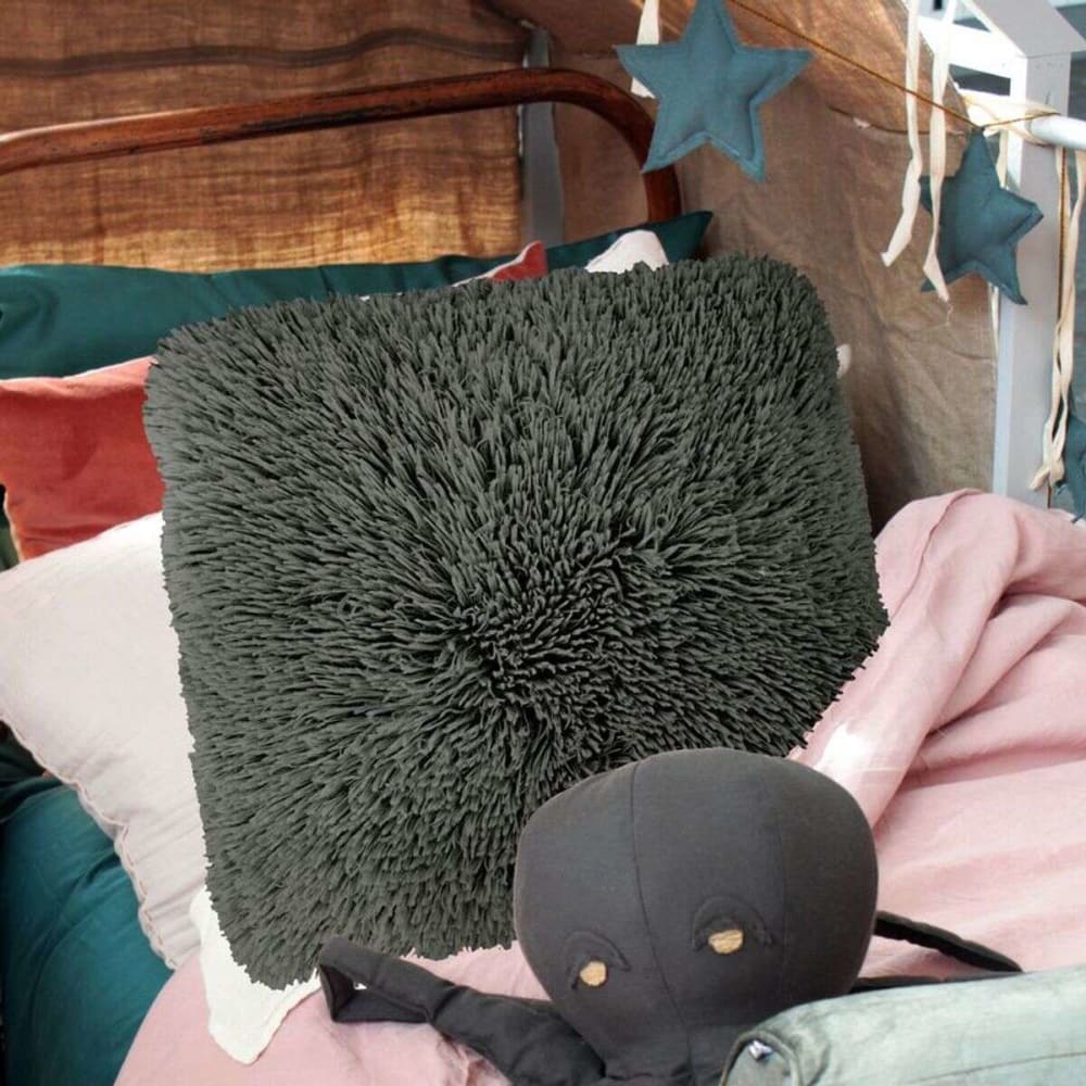 Coussin à poils longs extra-doux gris foncé 60x60