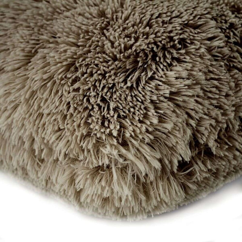 Coussin à poils longs extra-doux taupe 60x60