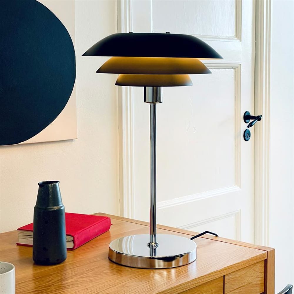 Dyberg Larsen Lampe à poser en métal noir mat style contemporain
