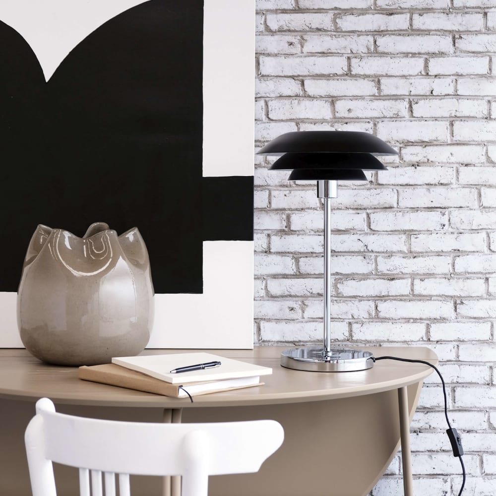 Lampe à poser en métal noir mat - Maisons du Monde
