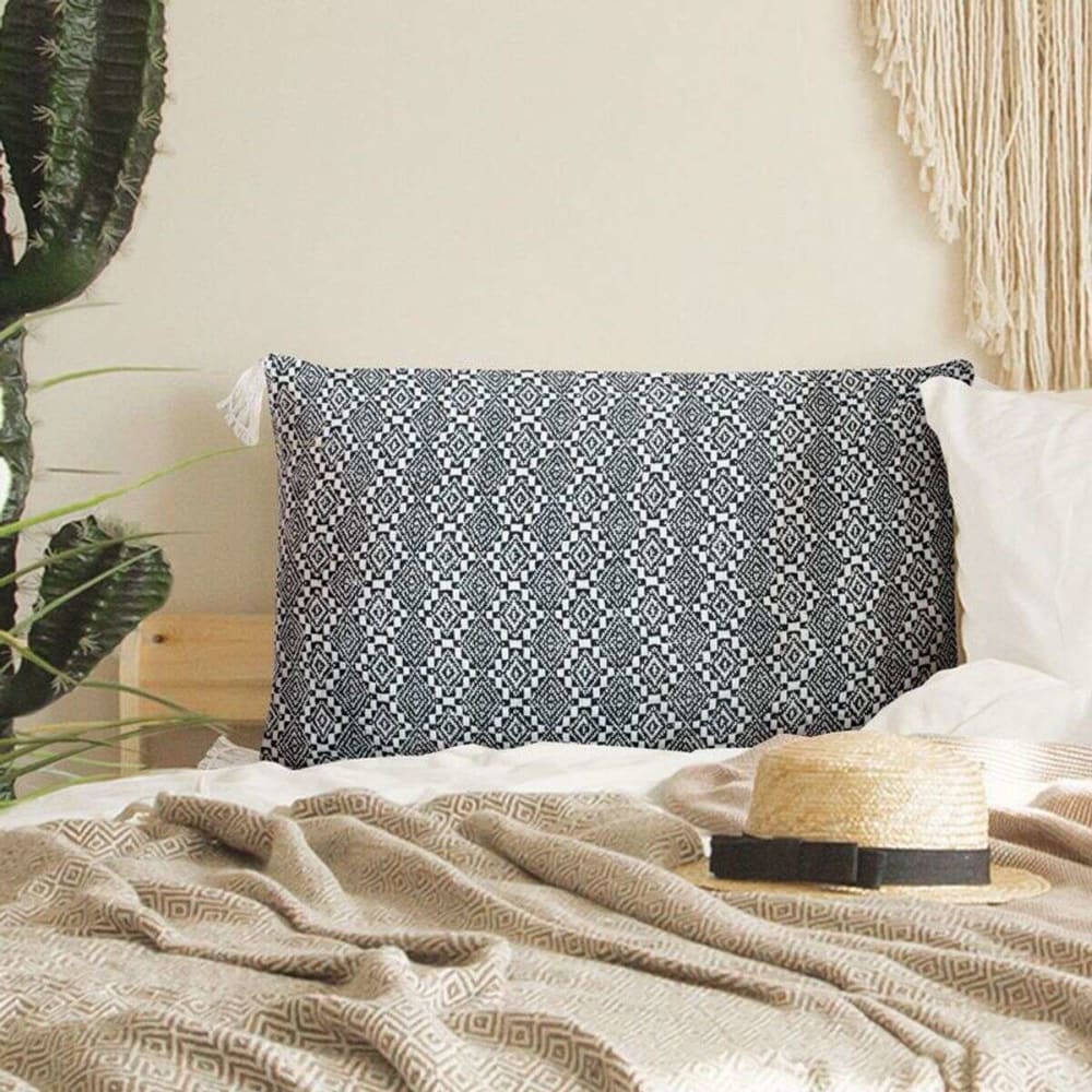 Coussin ethnique motif ethno blanc et gris 60x40