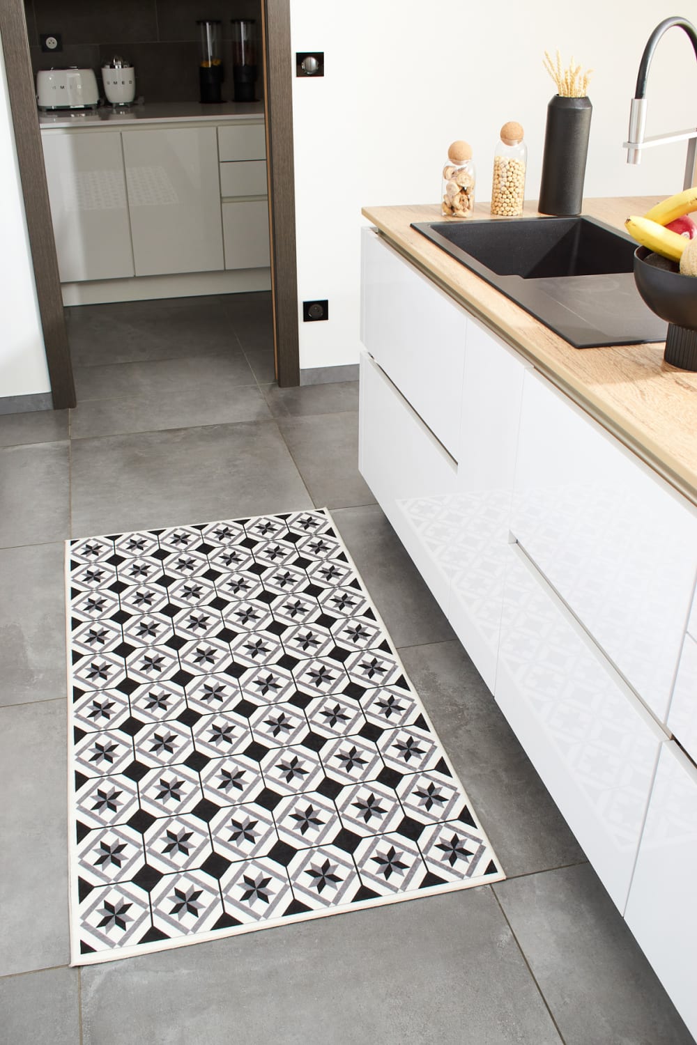 Tapis de cuisine carreaux de ciment noir 80x150 — vue 4