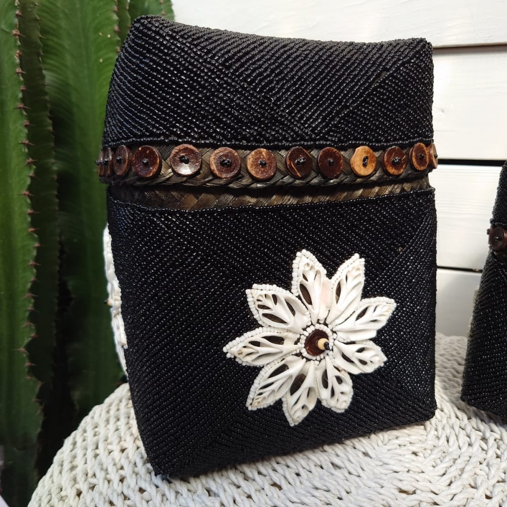 Caja de bambú, cuentas y conchas grandes, negro 22 x 25 cm - Maisons du Monde