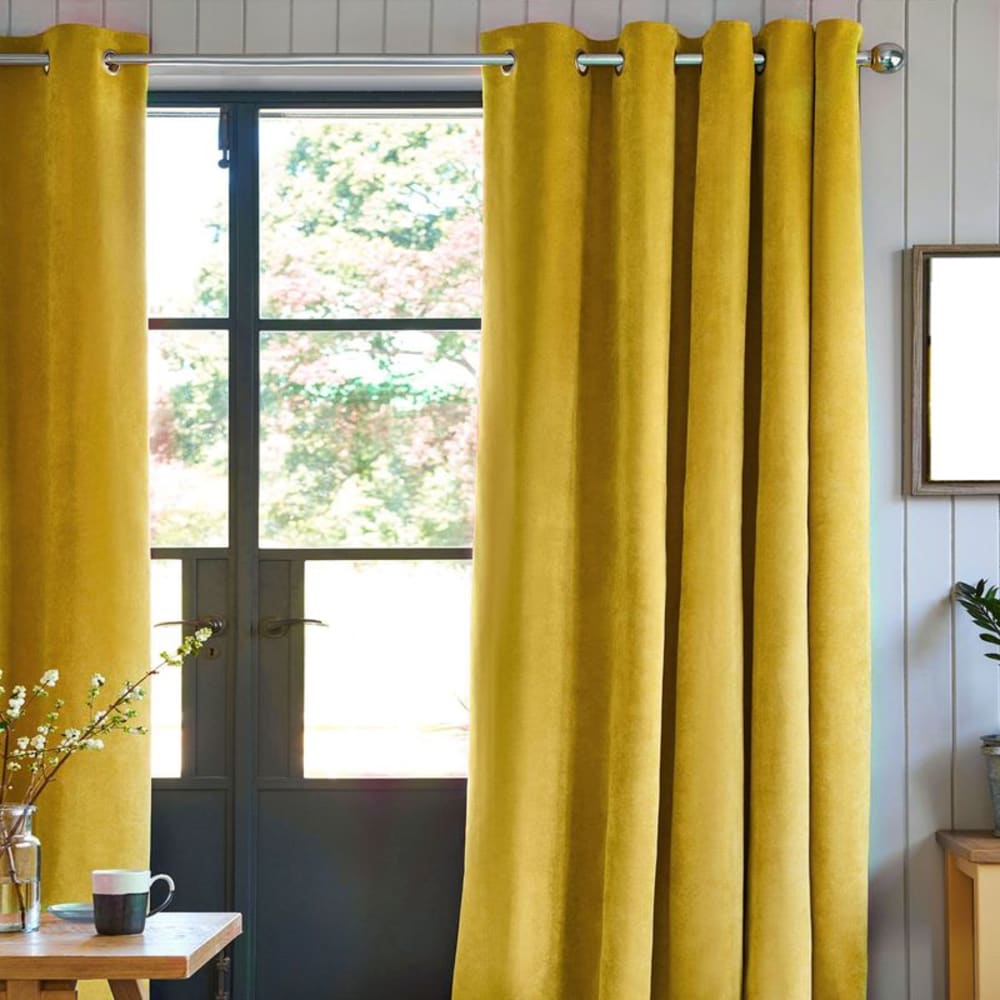 The Deco Factory Vorhang Mikrofaser Samtoptik Gelb 140x250 style classic chic Gelb Mikrofaser
