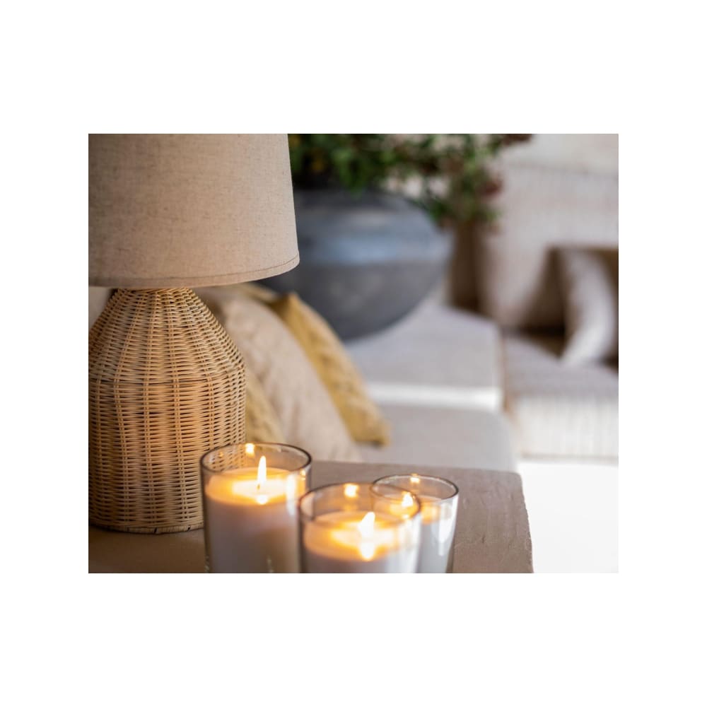 Lampe à poser en rotin tressé et abat-jour beige - 30x30x47cm - Maisons du Monde