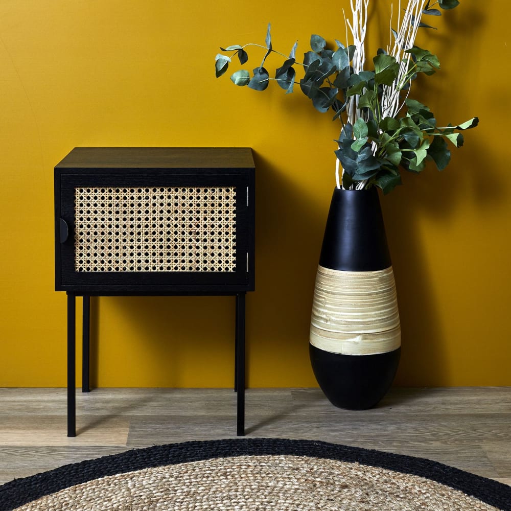 Table de chevet en cannage 1 porte en bois et métal noir