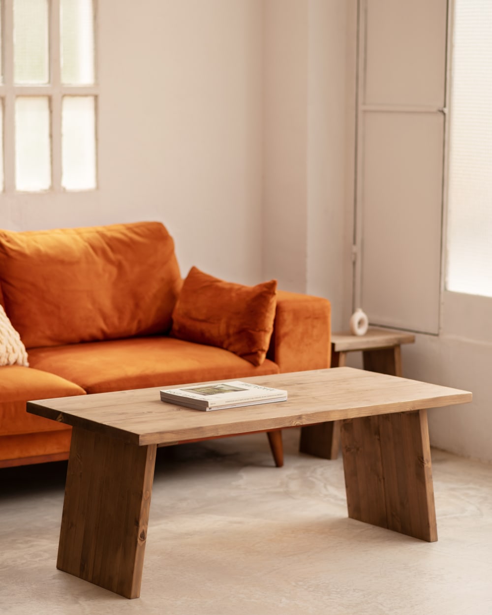 Table basse en bois de pin vieilli 120x45cm - Maisons du Monde