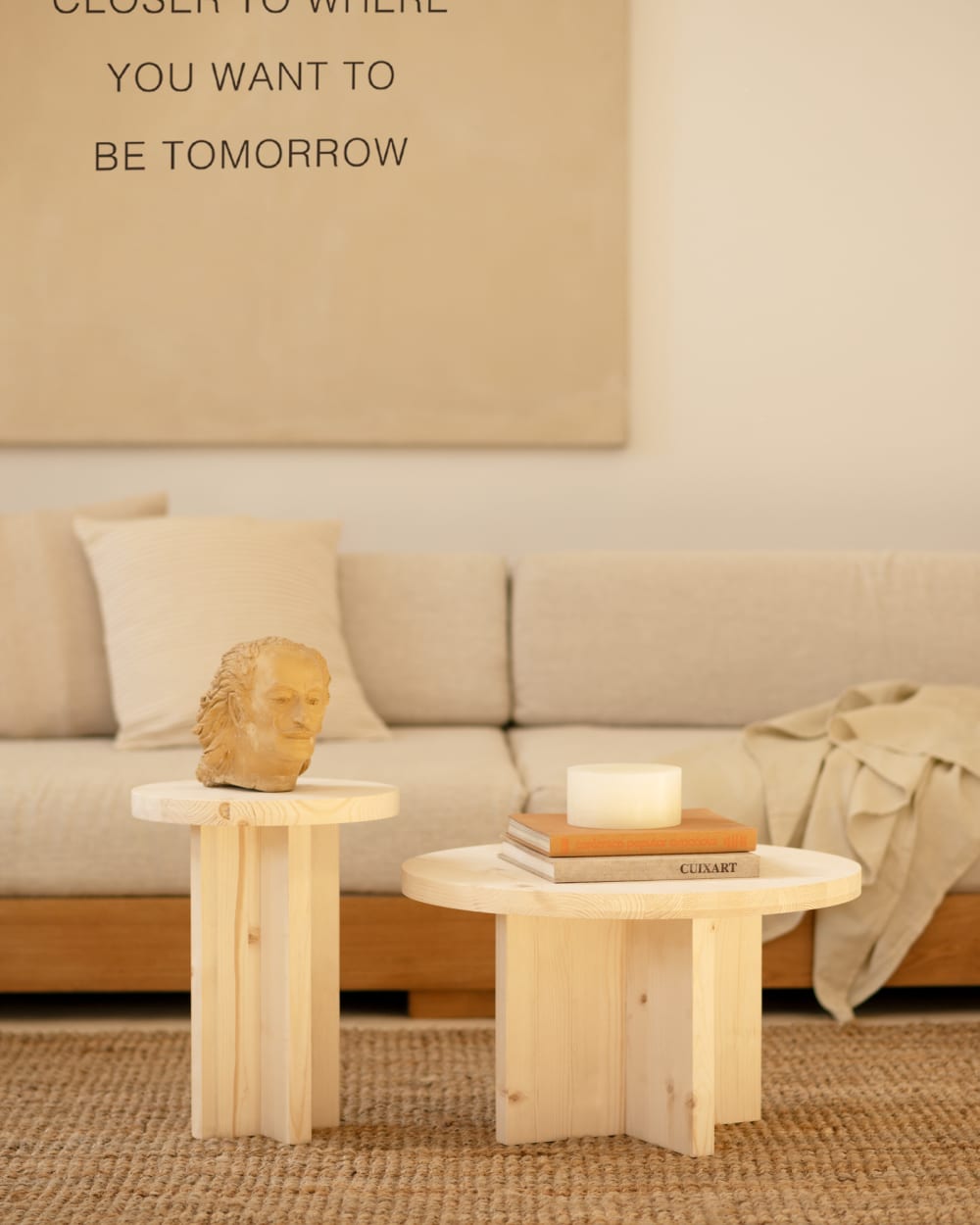 Taburete de madera maciza en tono natural de 35x45cm - Maisons du Monde